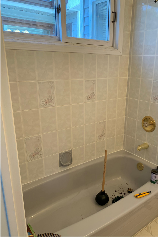 90s Bathroom remodel. Keeping Grey tub... tile color and grout?