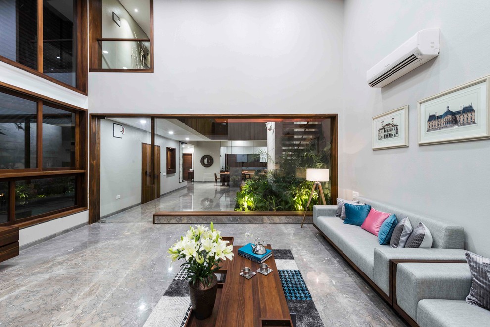 This is an example of a contemporary hallway in Ahmedabad.