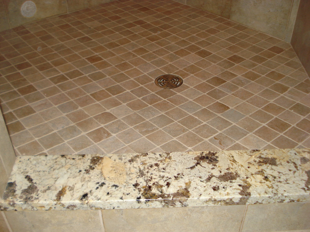 Alcove shower - mid-sized transitional ceramic tile ceramic tile alcove shower idea