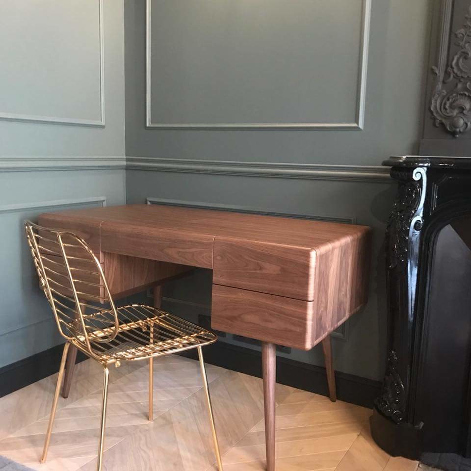 Bureau des architectes réalisé sur leur projet avec finitions de haute gamme.