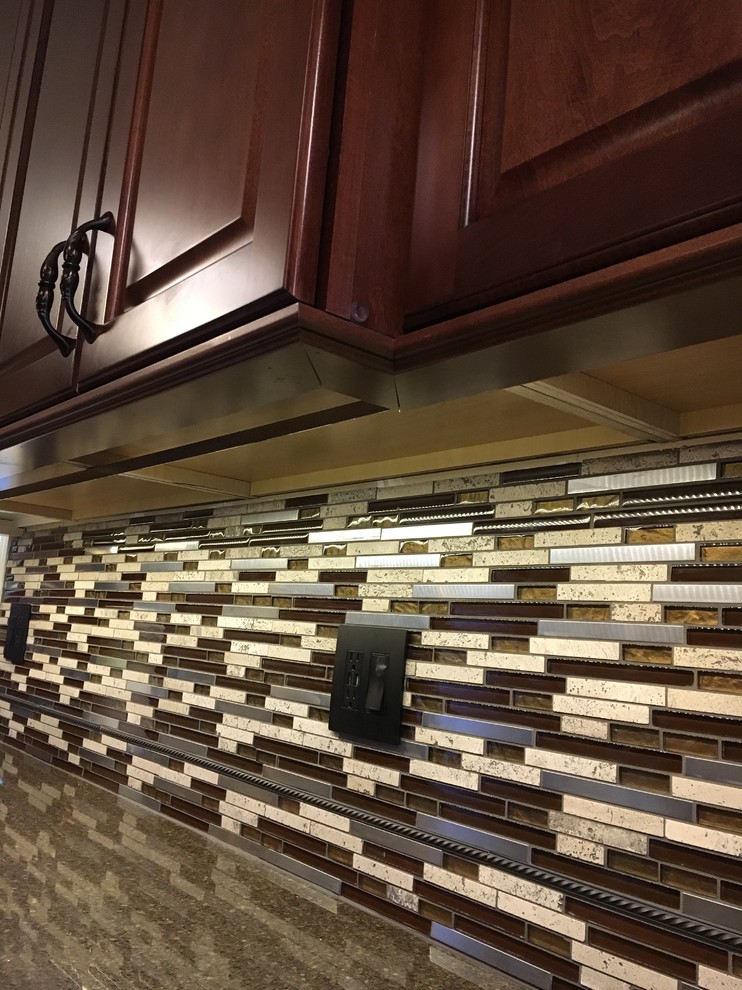 Inspiration for a transitional kitchen remodel in Chicago