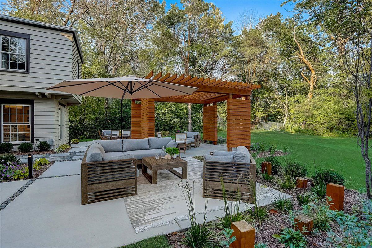 Modern Concrete Patio - Fox Point, WI