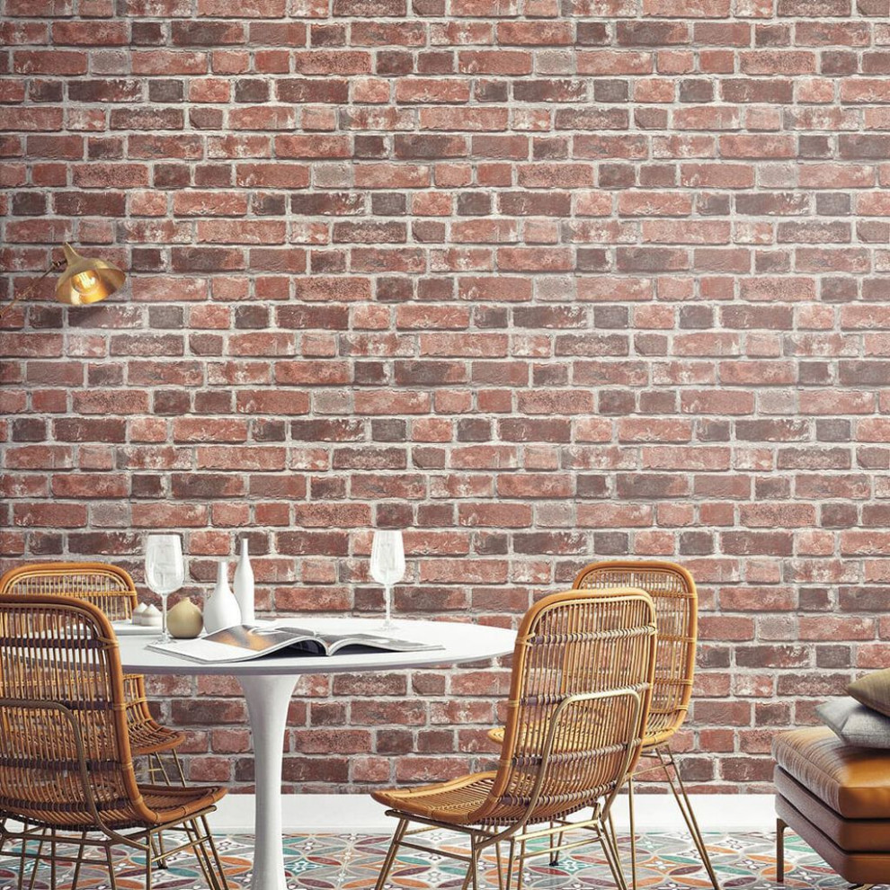 Idée de décoration pour une salle à manger design avec un mur rouge et du papier peint.
