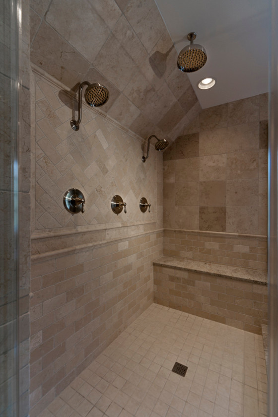 This is an example of a traditional bathroom in Columbus.