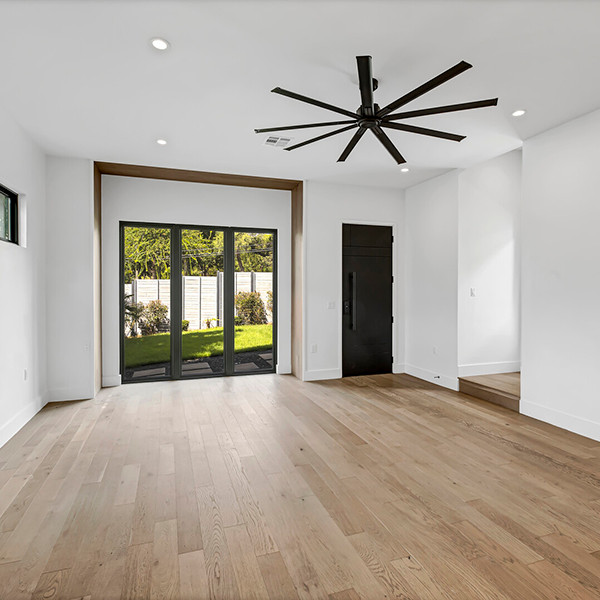 Minimalist home design photo in Austin