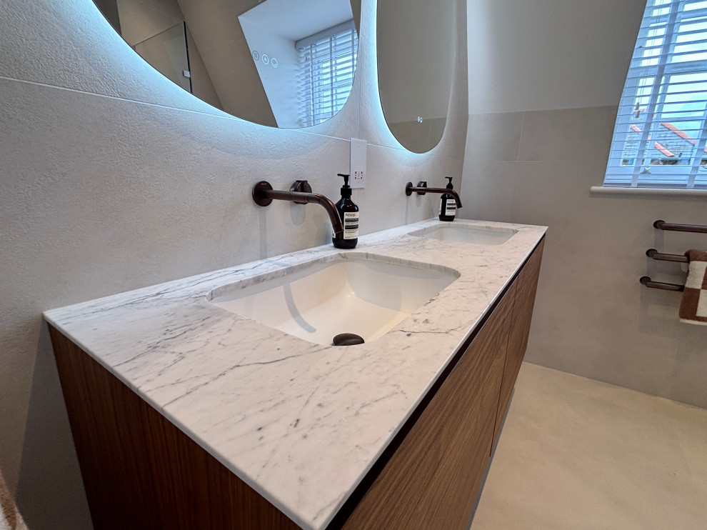 Family bathroom, SW3