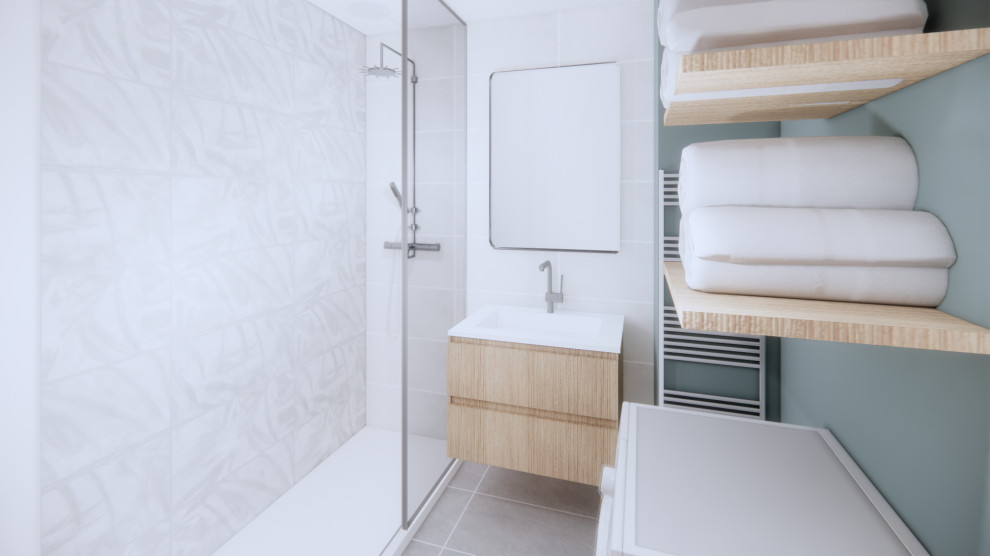 Источник вдохновения для домашнего уюта: маленькая ванная комната в белых тонах с отделкой деревом в скандинавском стиле с светлыми деревянными фасадами, открытым душем, серой плиткой, каменной плиткой, серыми стенами, полом из керамической плитки, душевой кабиной, врезной раковиной, столешницей из гранита, серым полом, душем с раздвижными дверями, белой столешницей, тумбой под одну раковину и подвесной тумбой для на участке и в саду
