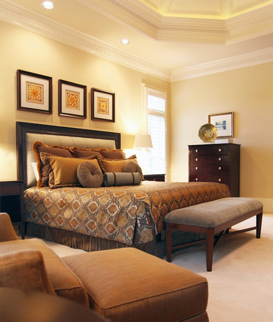 Transitional Bedroom classico-camera-da-letto