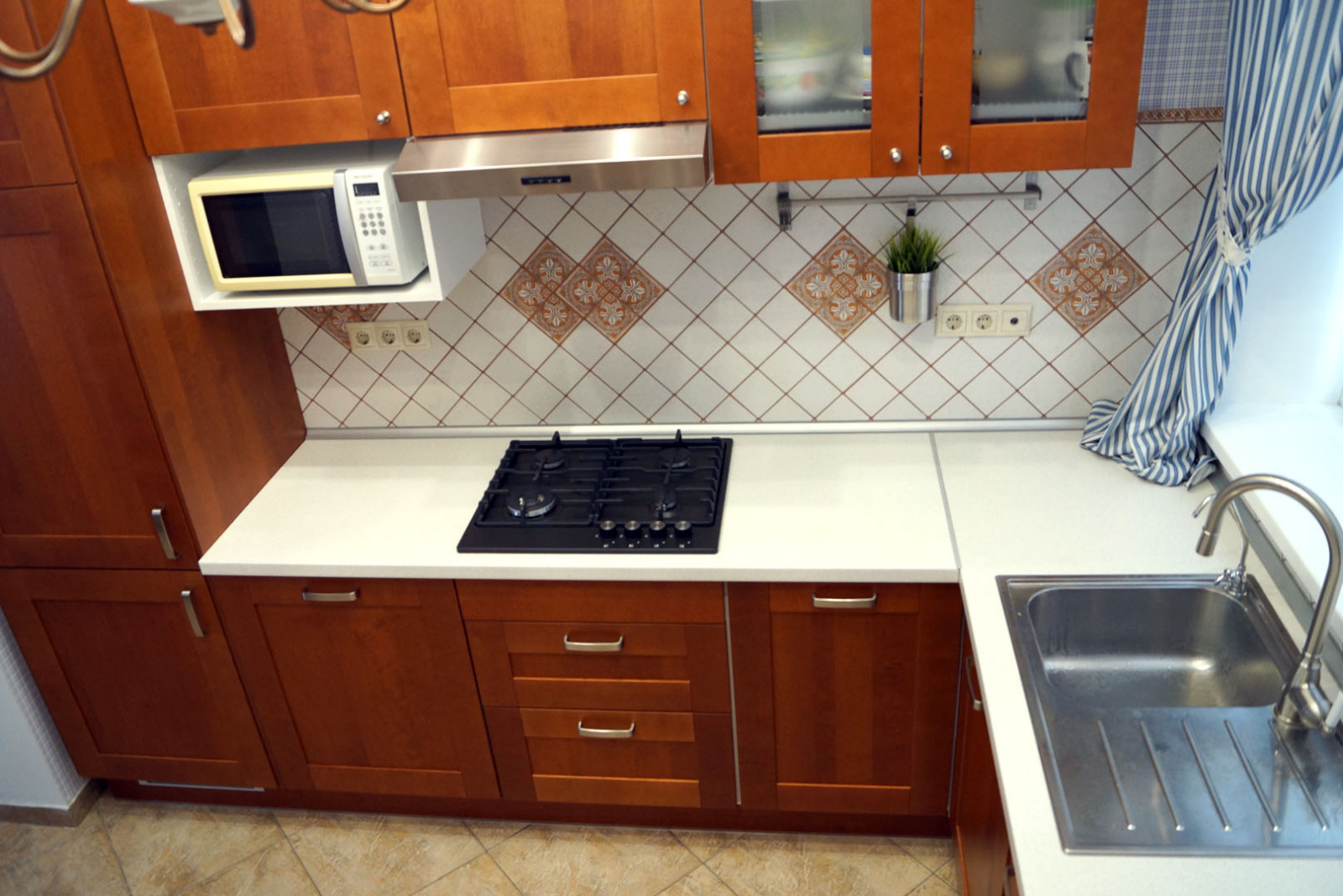 Дом в терракотовых тонах