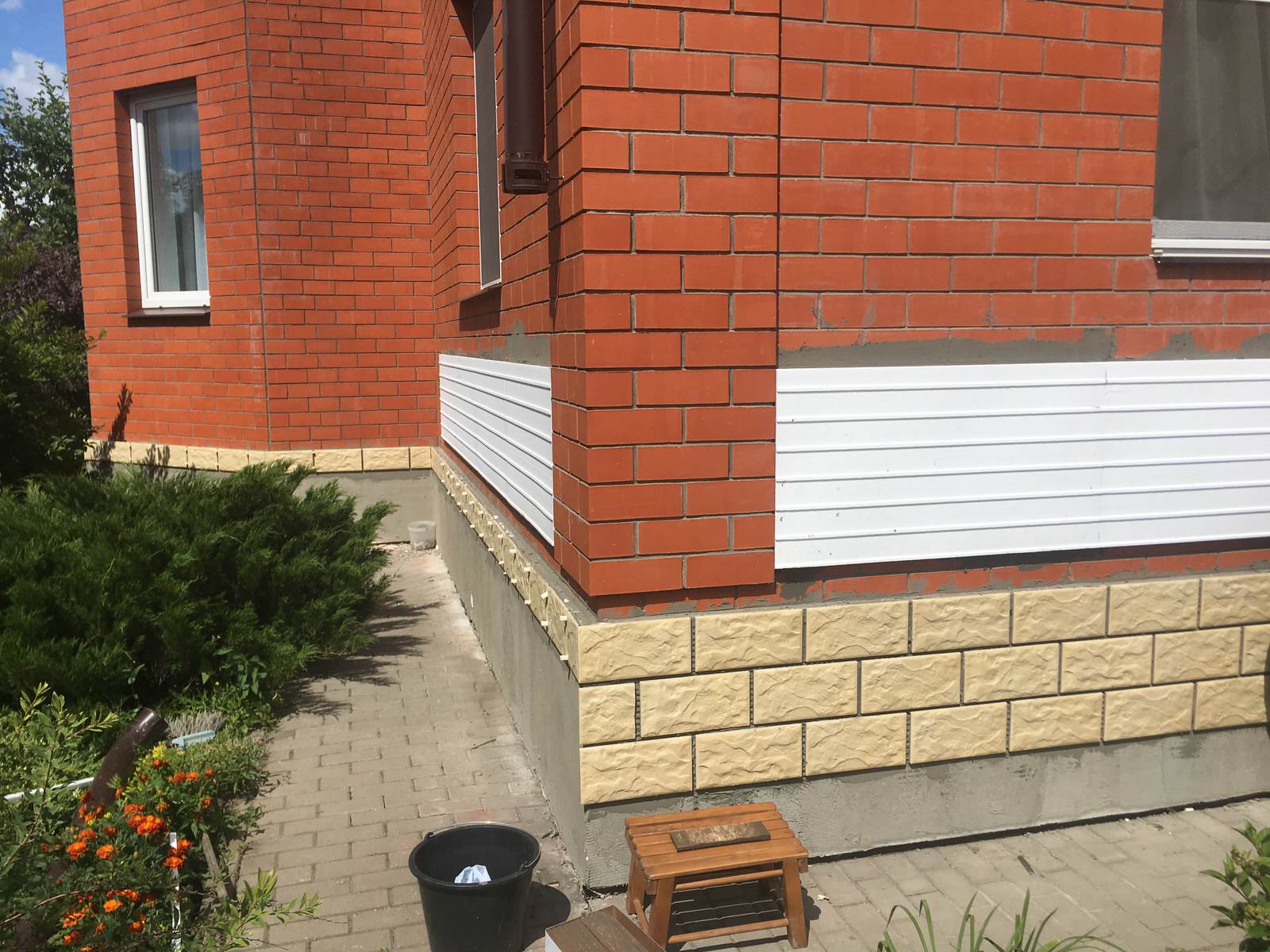 Облицовка фасада существующего дома. 2019 год