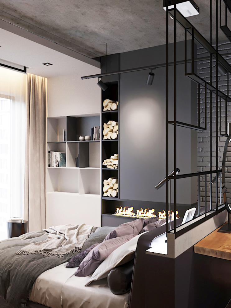 Квартира с мотоциклом.