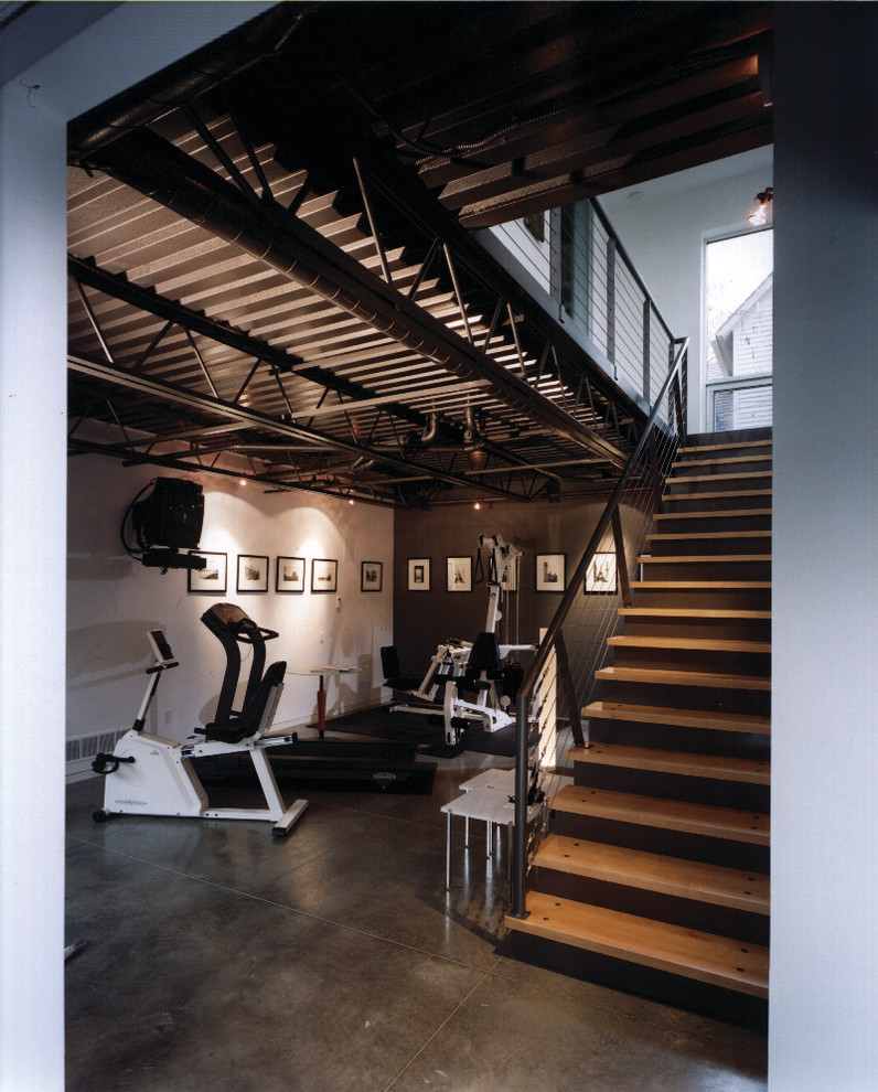 Design ideas for a modern home gym in Detroit.