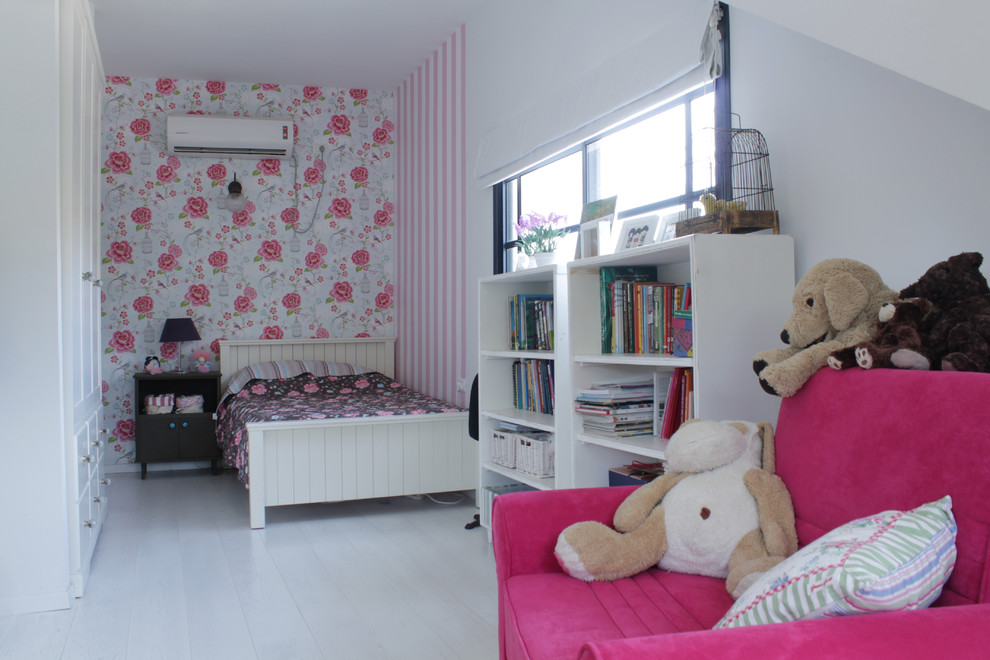 Design ideas for an eclectic kids' room for girls in Tel Aviv.