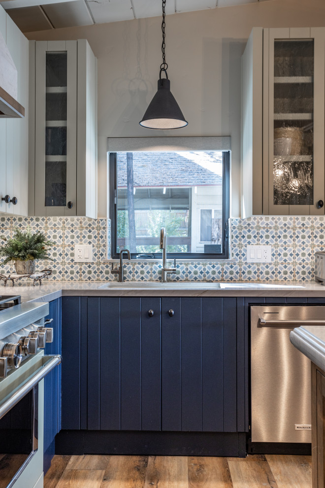 Kitchen photo in Sacramento