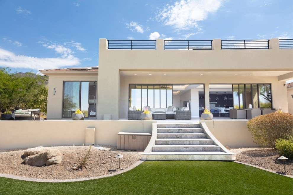 Inspiration for a transitional home design remodel in Phoenix