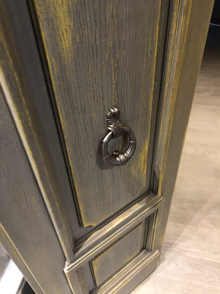 Историчсекие двери на Бронной