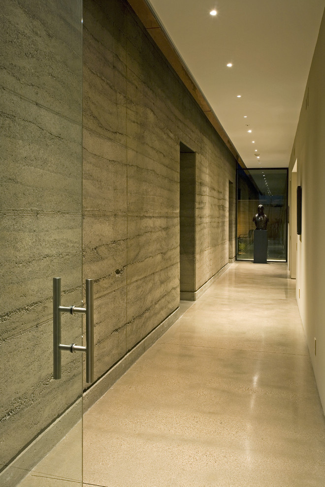 Design ideas for a contemporary hallway in Phoenix.