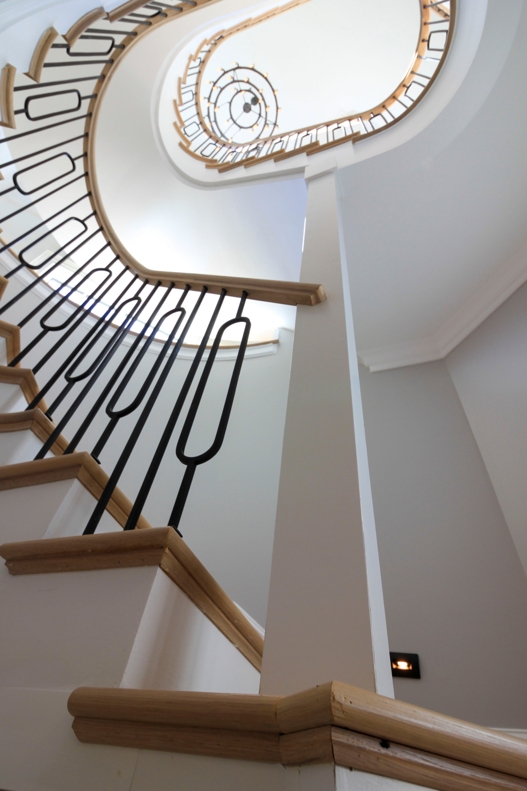 95_Remarkable and elegant floating elliptical staircase, McLean, VA 22101