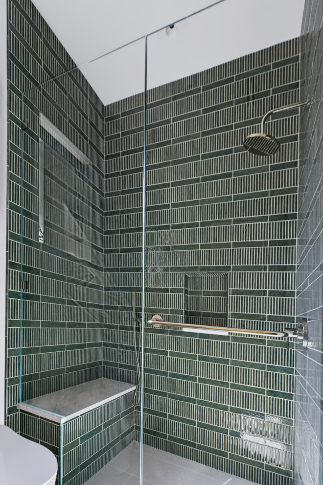 FRAMELESS SHOWERS