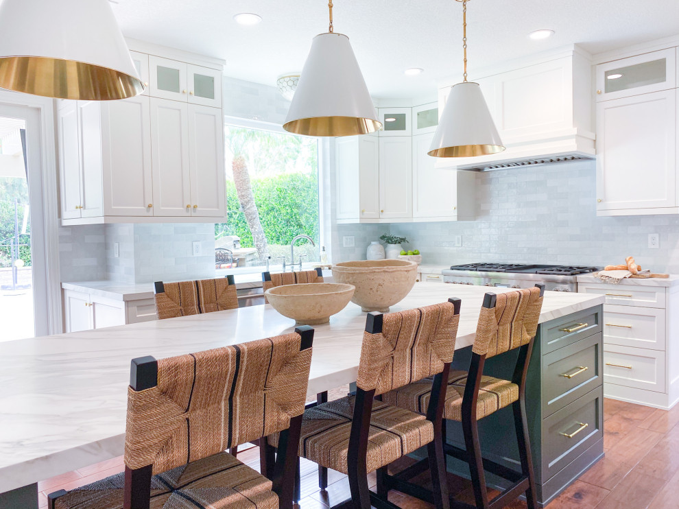 Transitional kitchen photo in Orange County