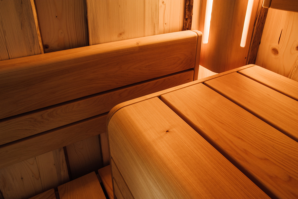 Полок и подспинник для бани из термолипы.