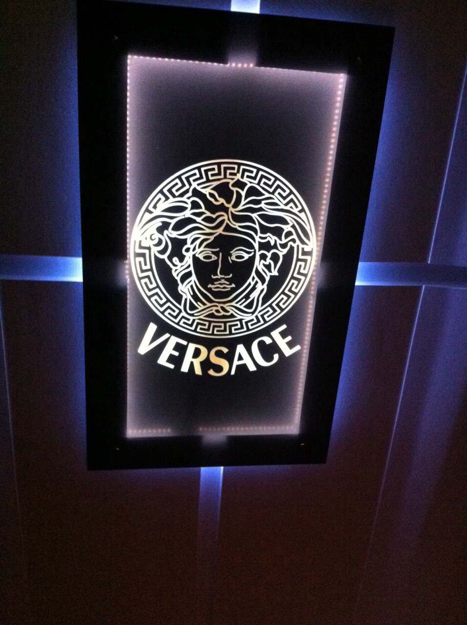 Стеклянная люстра