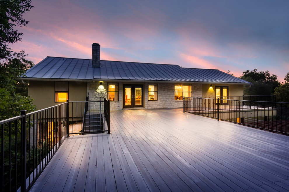 Transitional home design photo in Austin