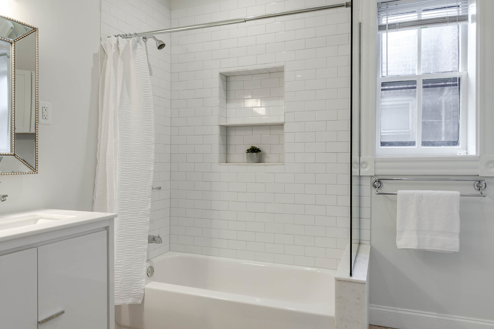 Large traditional master bathroom in Wilmington with shaker cabinets, white cabinets, an alcove tub, an open shower, a two-piece toilet, grey walls, ceramic floors, an integrated sink, a shower curtain, white tile, subway tile and beige floor.