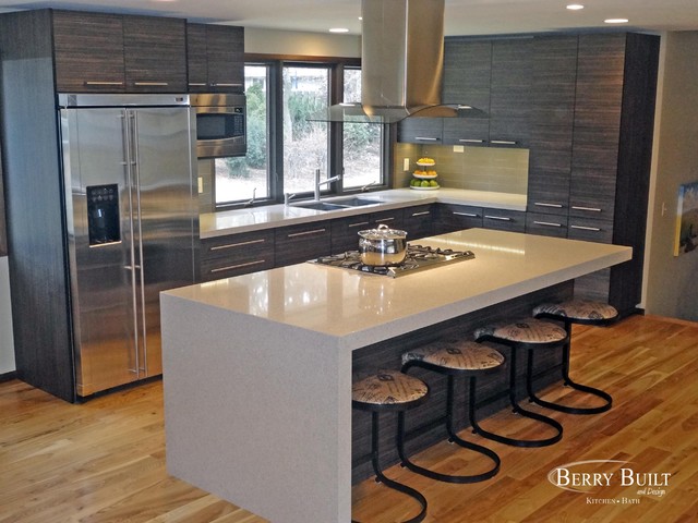 Laminate Cabinetry With Quartz Counters Modern Kitchen