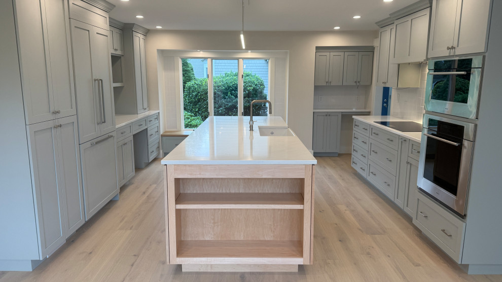 Example of a transitional kitchen design in Boston