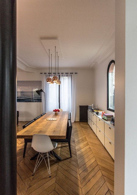 Maison &agrave; Suresnes klassisk-spisestue