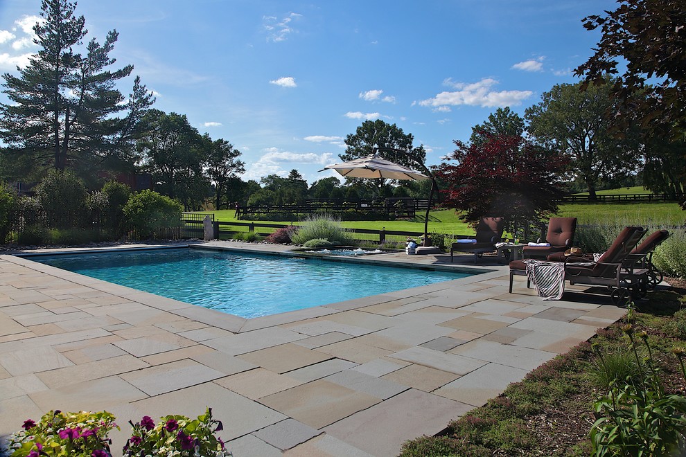 Elegant pool photo in New York