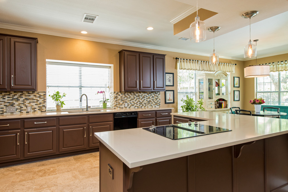 Kitchen - transitional kitchen idea in Austin