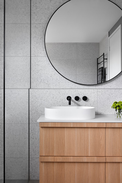 Coastal dream beach-style-bathroom