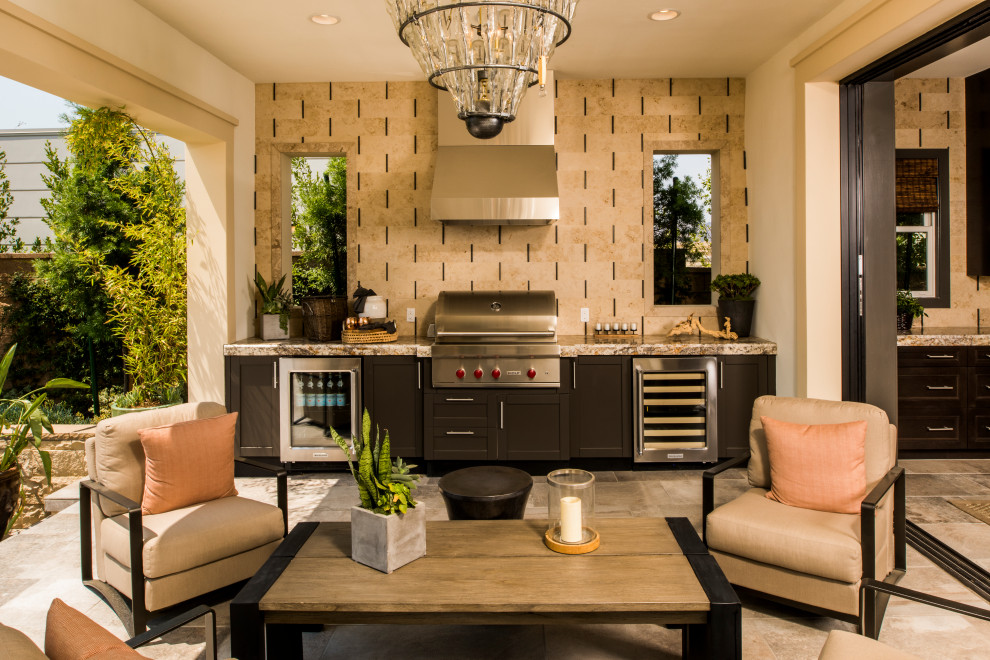 Transitional home design photo in Miami