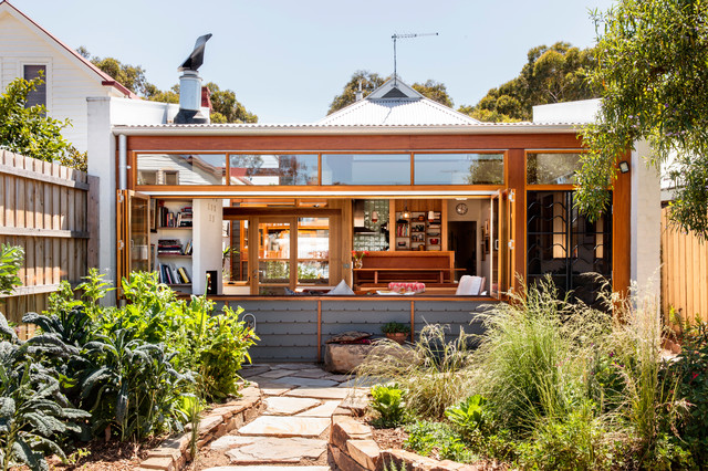 Northcote Workers Cottage contemporary-exterior