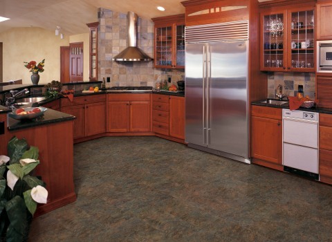 Transitional kitchen photo in Sacramento