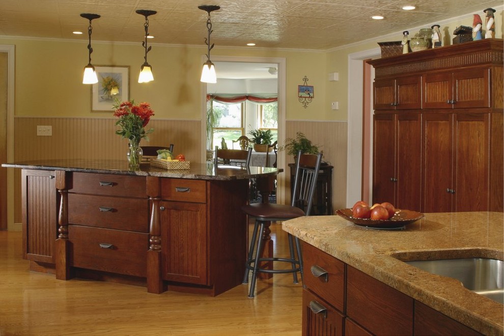 Kitchen - transitional kitchen idea in Boston