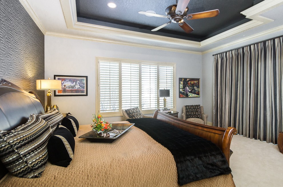 Inspiration for a transitional home design remodel in Kansas City