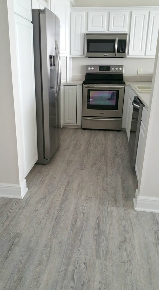 Inspiration for a transitional kitchen remodel in St Louis