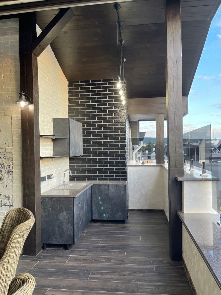 терраса на крыше жилого дома в г. Геленджике