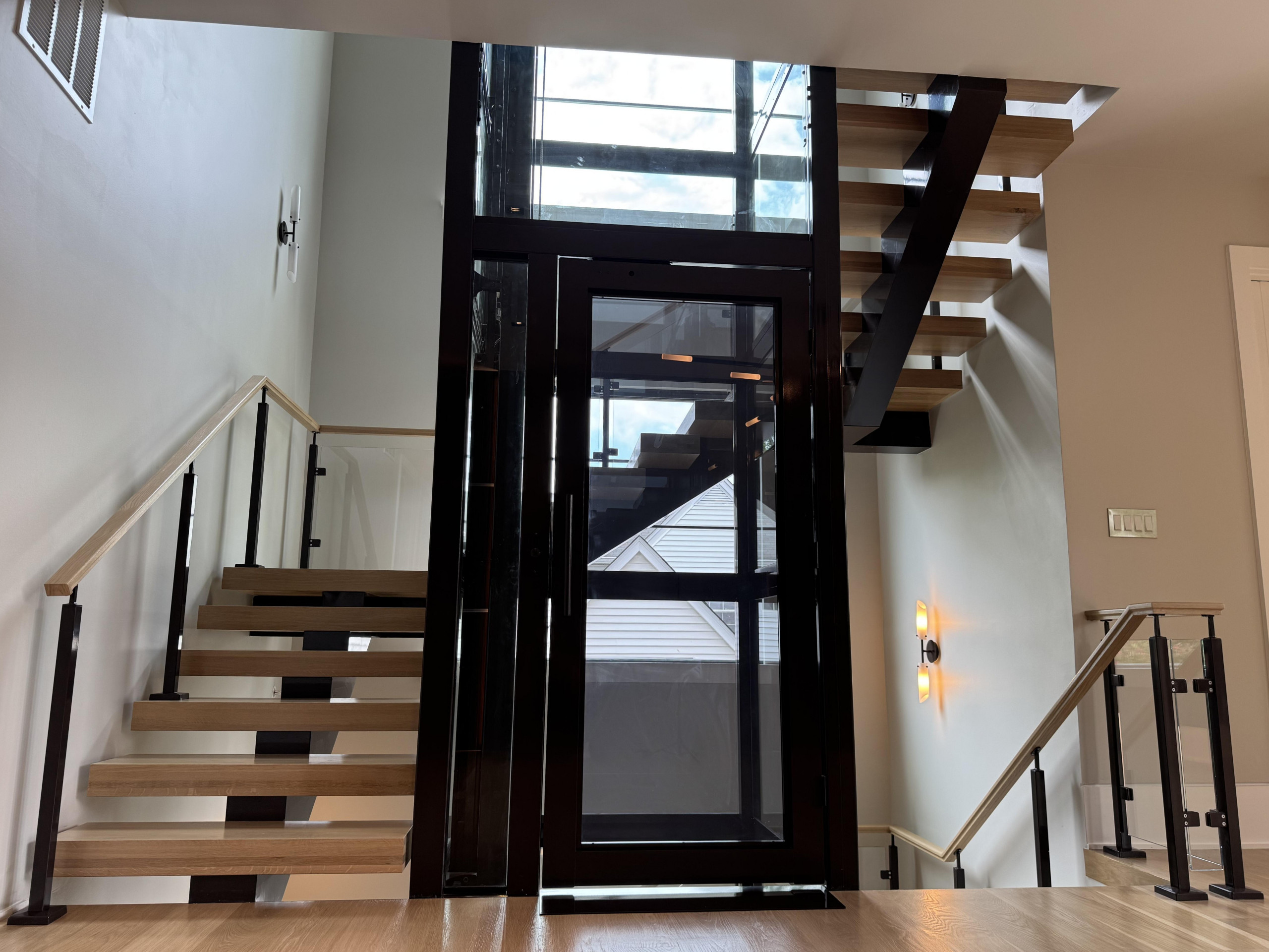 136_Modern Mono-Beam Encircling Glass Elevator, Bethesda, MD 20814