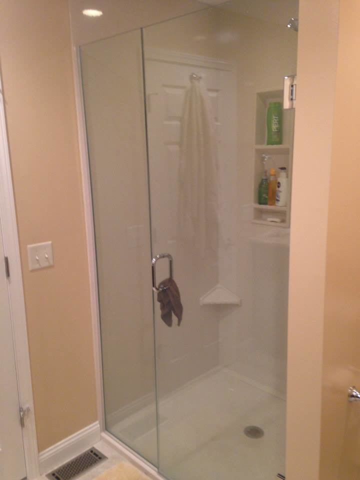 Example of a transitional bathroom design in St Louis