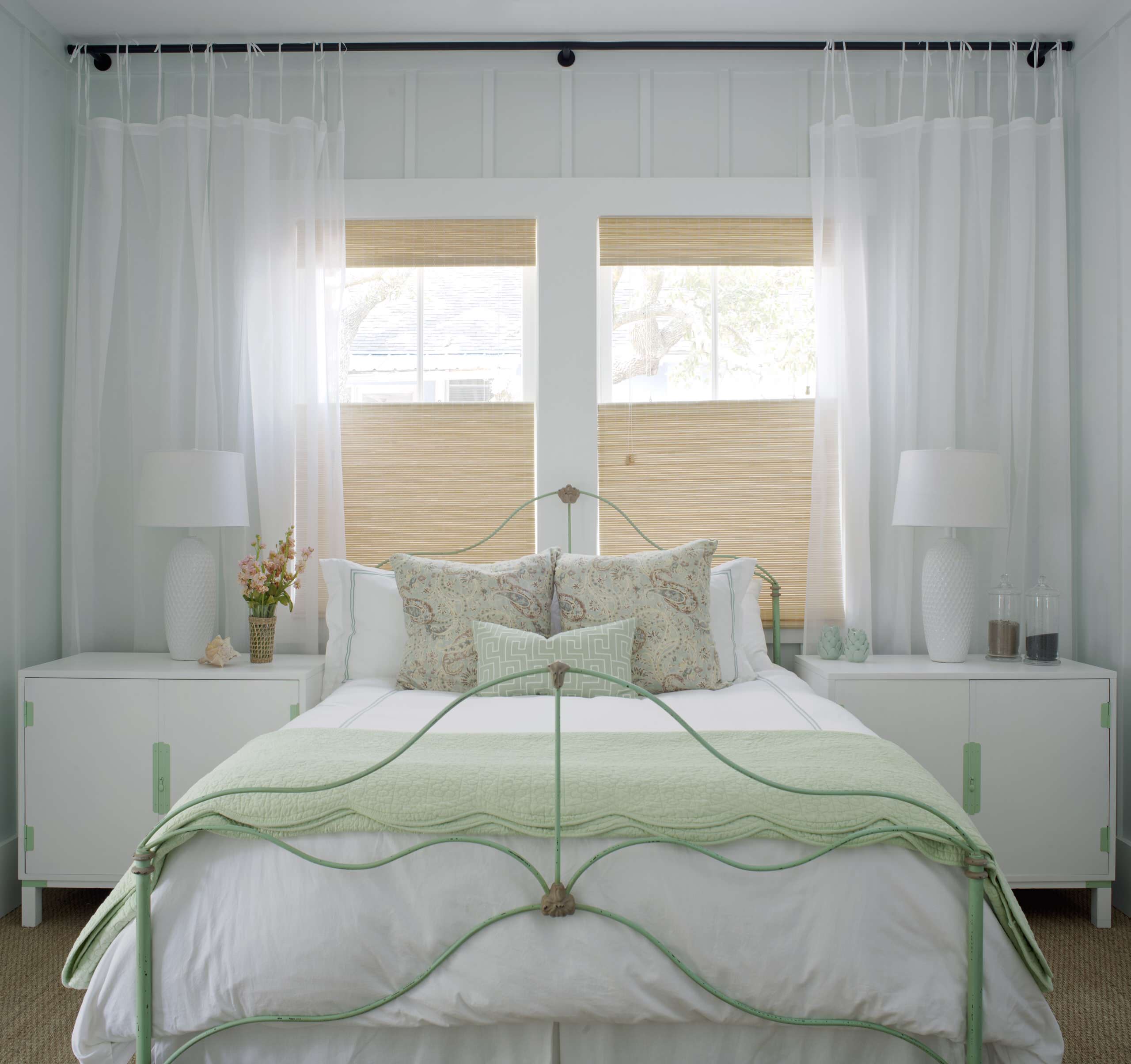 Summer Style: 16 Fresh Ways With White Curtains, image size:2560x2408
