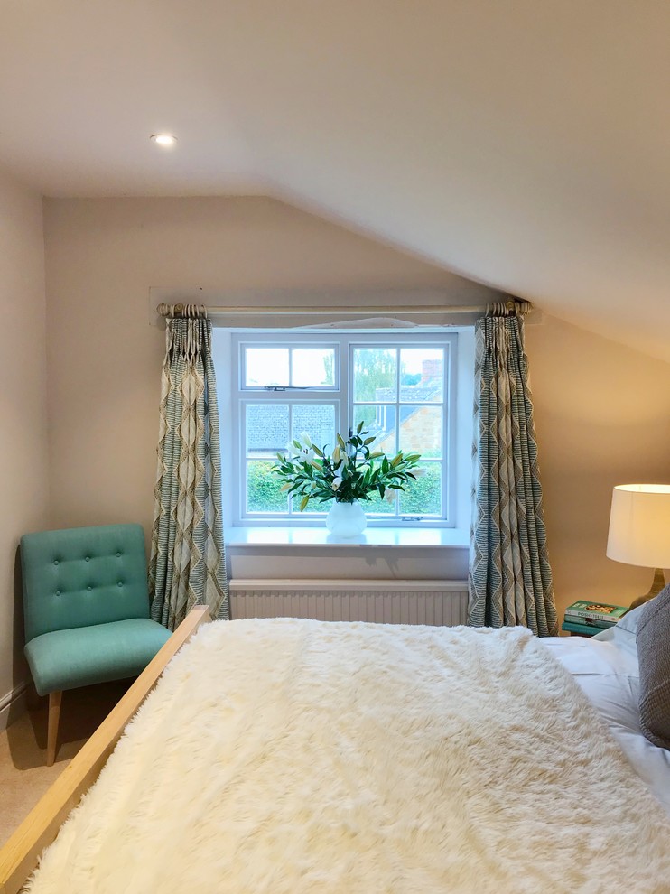 This is an example of a rural bedroom in Oxfordshire.