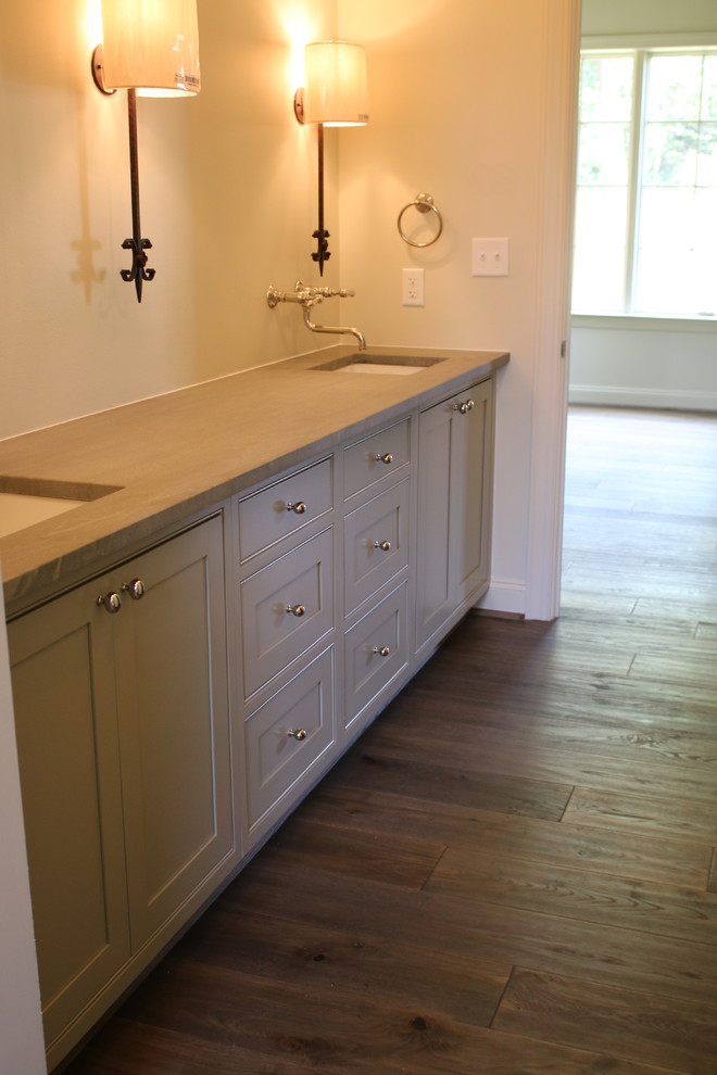 Design ideas for a mid-sized traditional master bathroom in Birmingham with shaker cabinets, grey cabinets, white walls, medium hardwood floors, an undermount sink and concrete benchtops.