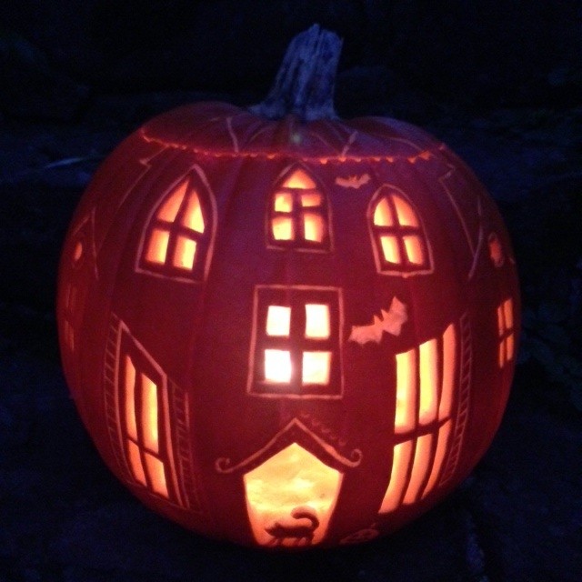 Craft How To Carve A Haunted House Pumpkin Houzz Uk