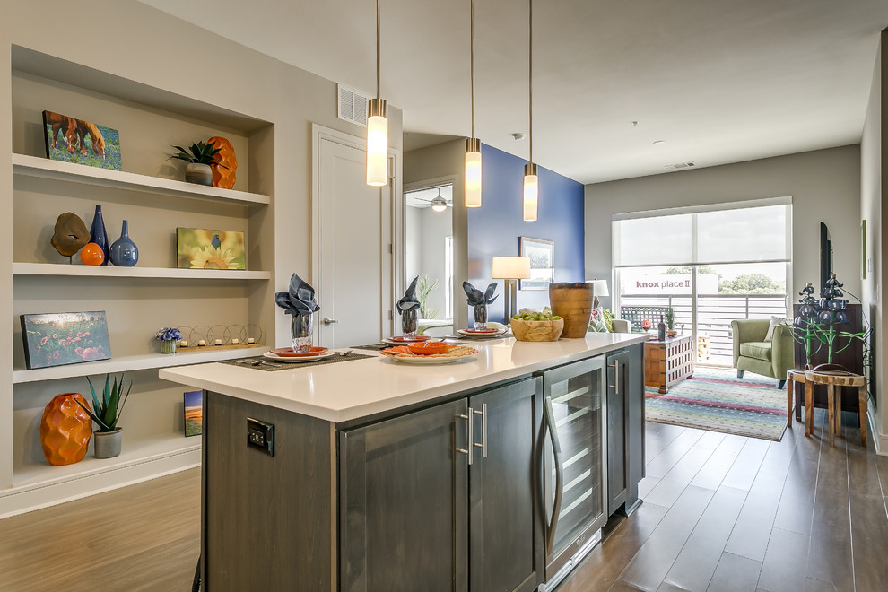 Kitchen - transitional kitchen idea in Dallas