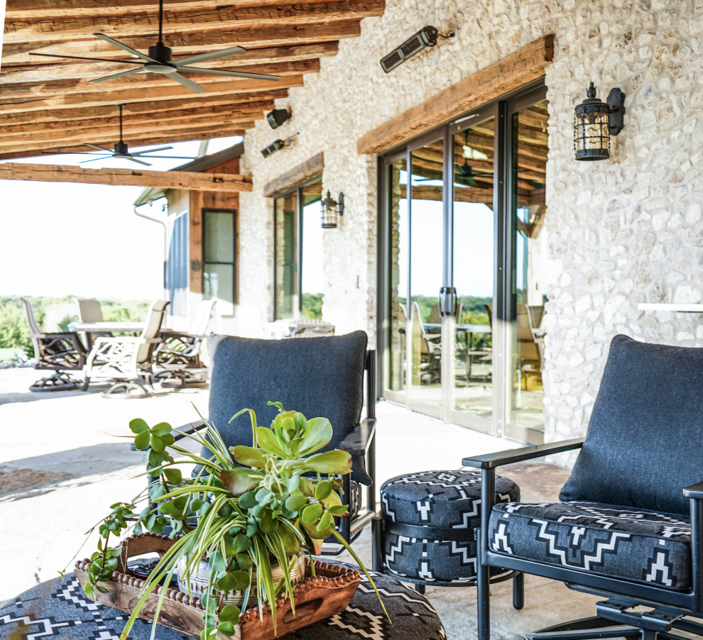 Home design - rustic home design idea in Austin