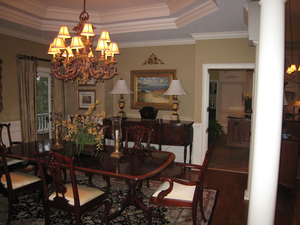 Traditional dining room in Wilmington.